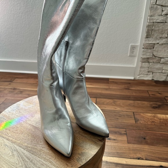 INEZ Mila Soft Silver Pointy Toe Heeled Boots sz: 9 NWOB - Picture 7 of 13